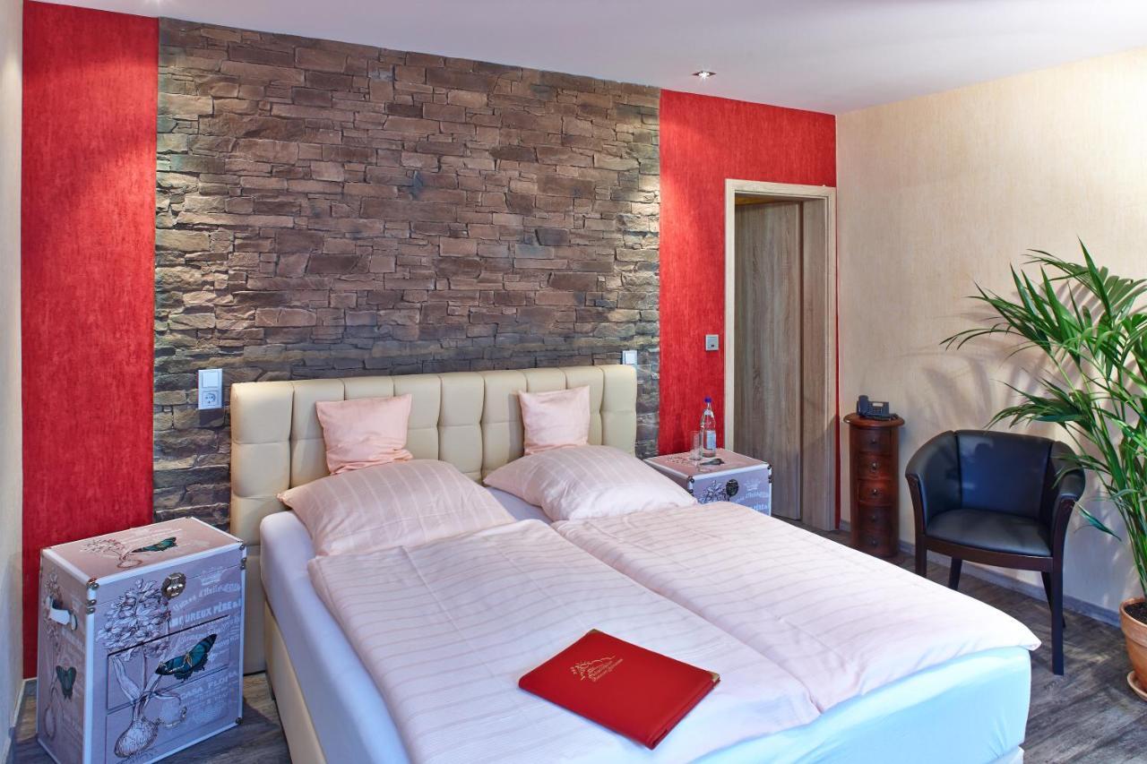 Hotel Naheschloesschen บาด มุนสเตอร์ อัม ชไตน์ เอเบิร์นบวร์ก ภายนอก รูปภาพ